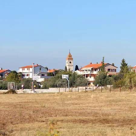 Apartmán With Parking Space Peroj, - 27711 Fažana